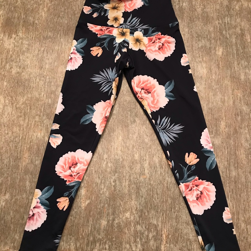 Onzie leggings. XS. Rarely worn. Great condition!!